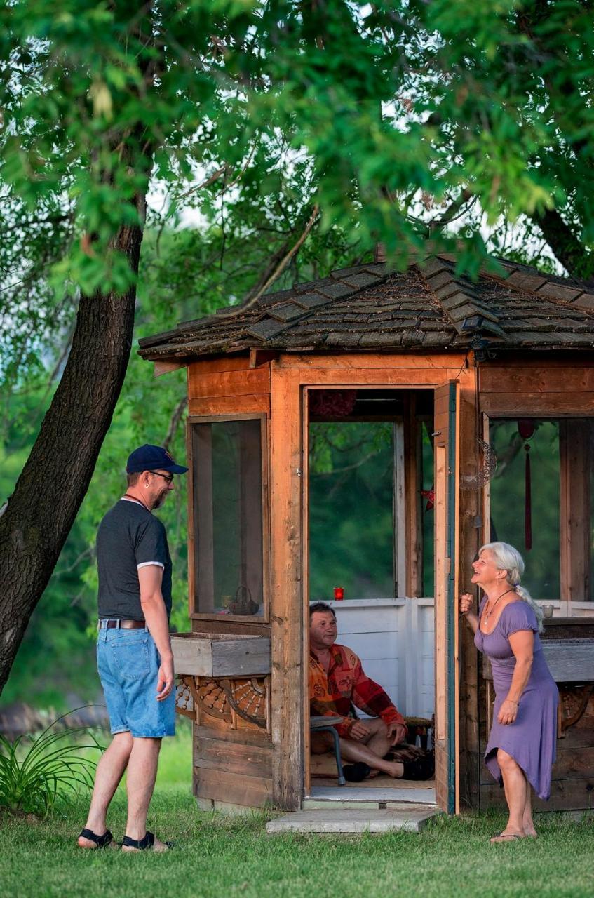 Moon Gate Guest House Whitemouth Bagian luar foto